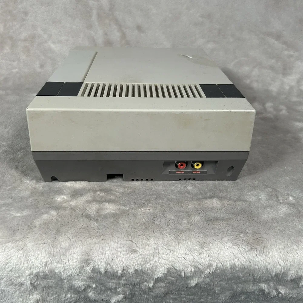 Vintage Nintendo NES-001 Entertainment System Controllers Video Games Lot OEM